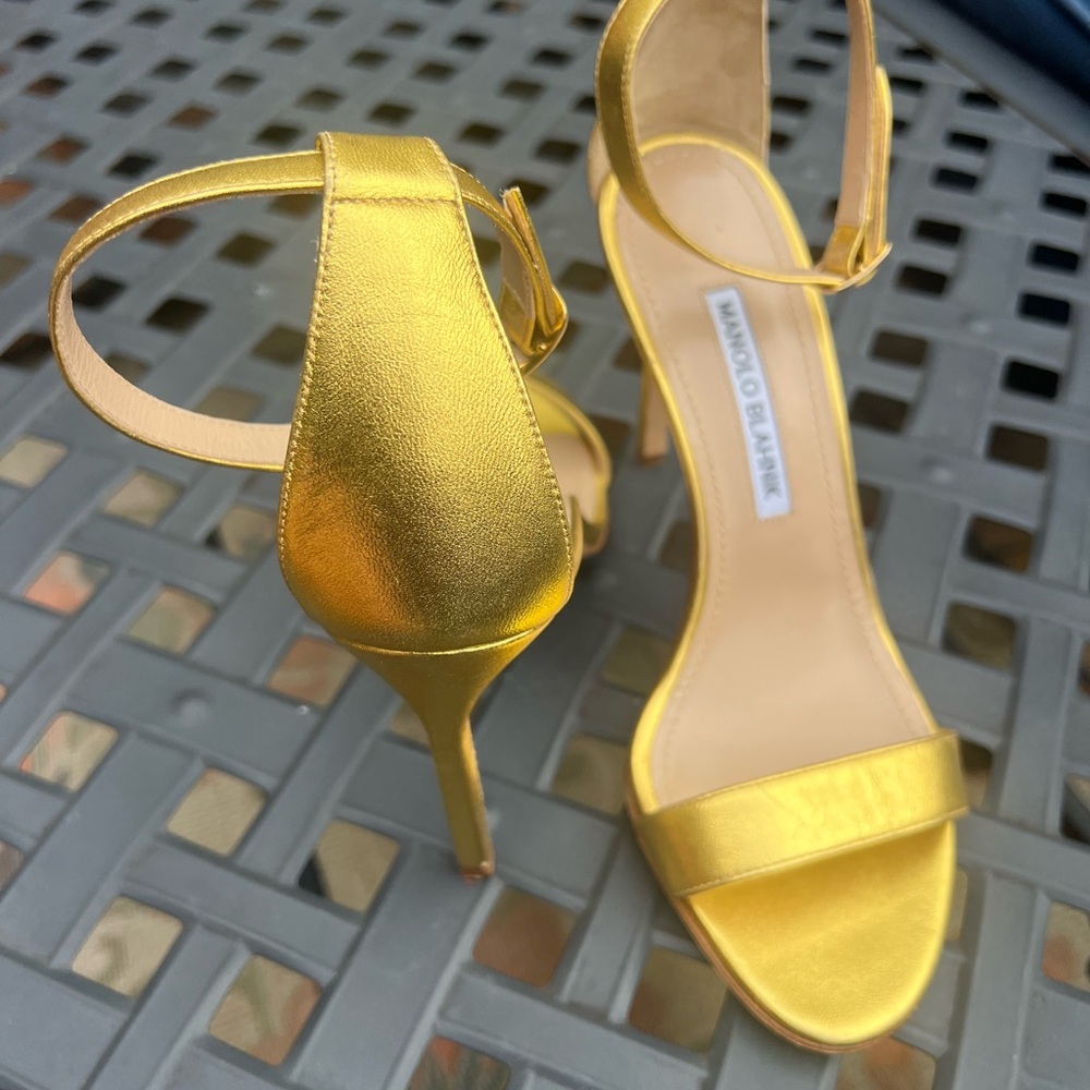 BNIB MANOLO BLAHNIK SANDALS